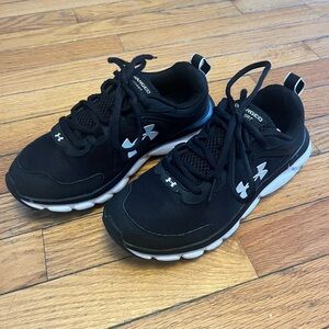 Woman’s Under Armour Charged Assert Sneakers